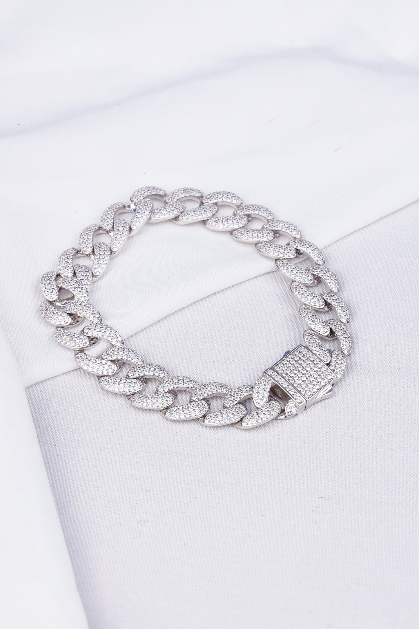 Men’s Iced Cuban Link Bracelet – Silver Finish