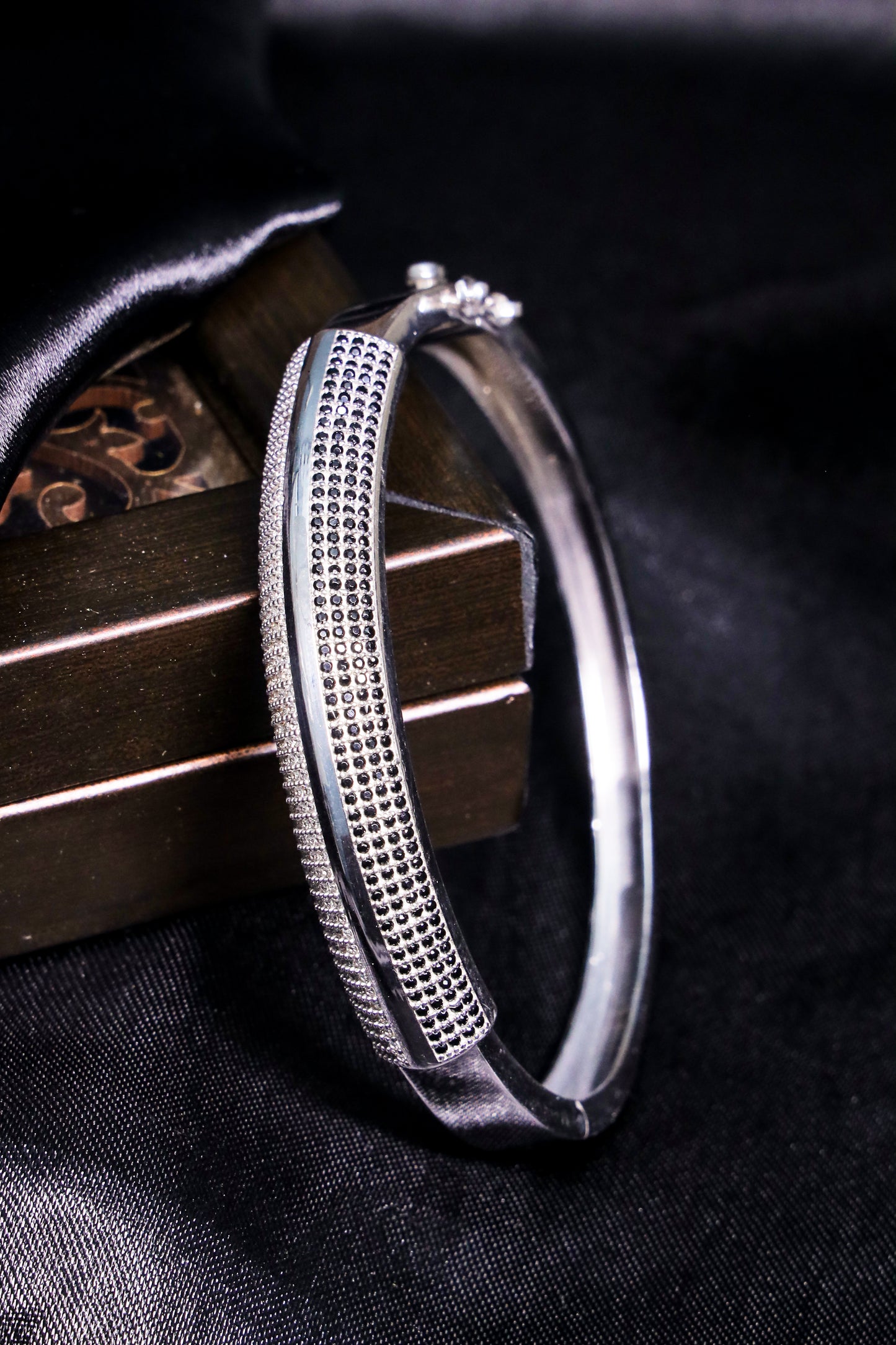 Elegant Dual-Tone Silver Bracelet with Textured Detailing